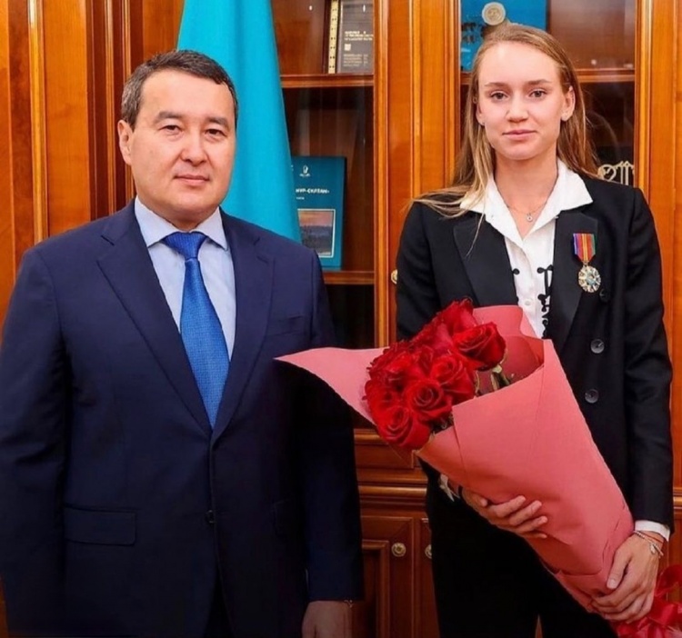 短短一个窗 短短一个窗